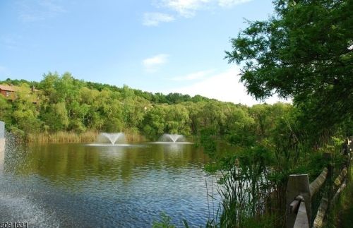 4 Everest Dr, Hackettstown NJ  07840-2844 exterior