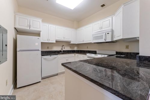 2124 Windrow Dr, Princeton, NJ 08540-5022