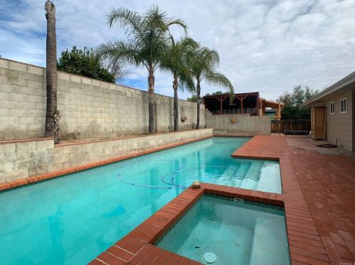 1110 8th St, Ramona, CA 92065-2816
