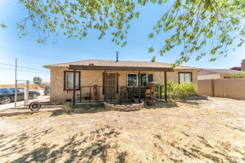 37326 110th St, Juniper Hills, CA 93543-1615