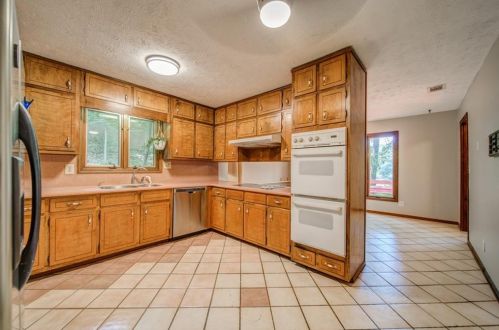 5055 Shore Dr, Conyers GA  30094-4711 exterior