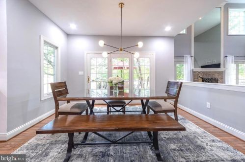 19 Walker Dr, Princeton NJ 08540-2324 exterior