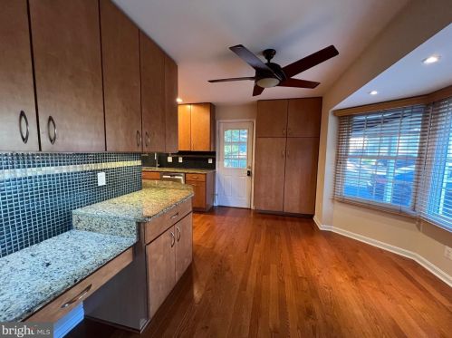 8638 Woodview Dr, Springfield VA  22153-1548 exterior