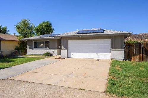 13042 Beechtree St, Lakeside, CA 92040-3305