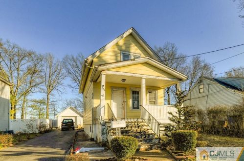 332 Demorest Ave, Avenel, NJ 07001-1107
