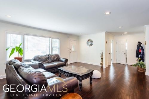 1723 Hardin Ave, Atlanta GA  30337-2059 exterior