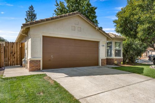 6030 Bach Ct, Citrus Heights, CA 95621-1405