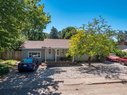 2020 Glenrob Ave, Ukiah, CA 95482-6008