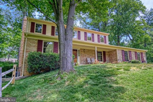 7314 Idylbrook Ct, Falls Church, VA 22043-1513