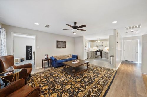 1108 9th St, Conroe TX  77301-2413 exterior
