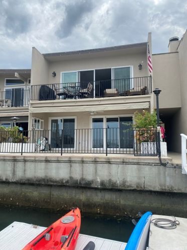 15982 Mariner Dr, Huntington Beach, CA 92649-1802