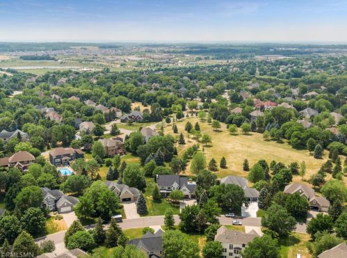 3528 Crestmoor Dr, Saint Paul MN  55125-5028 exterior