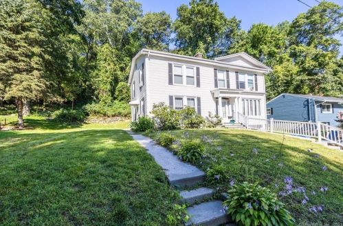 321 Robinwood Rd, Waterbury, CT 06708-2468