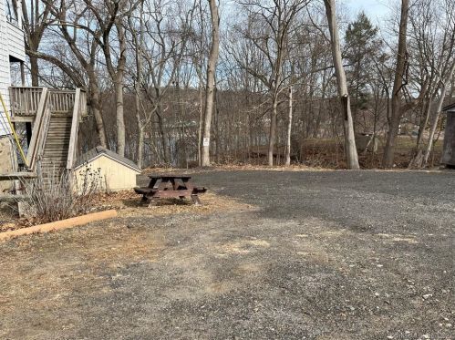 851 Howe Ave, Huntington CT  06484-2319 exterior