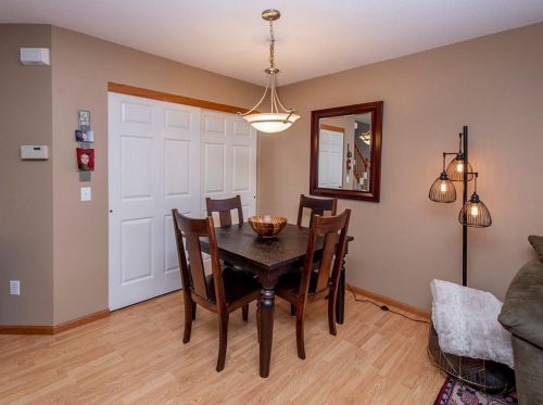 2096 Gresham Ave, Saint Paul MN  55128-4410 exterior