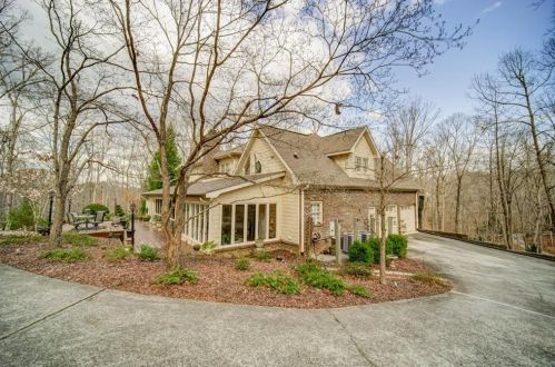 231 Spring Branch Dr, Holly Springs, GA 30115-2743
