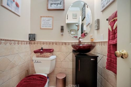 11364 Pondhurst Way, Riverside CA  92505-3471 exterior