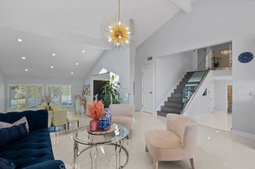 1130 Old Phillips Rd, Glendale CA  91207-1112 exterior