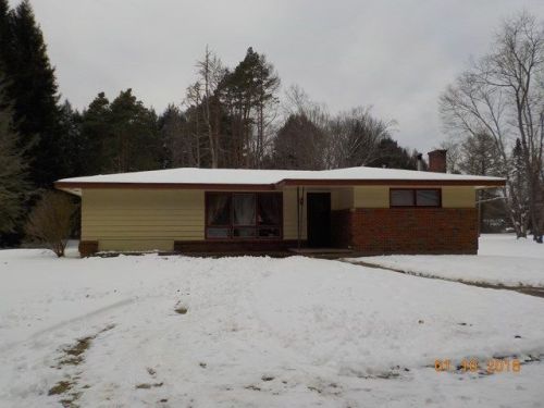 195 Sleepy Hollow Dr, Franklin, PA 16323-6047