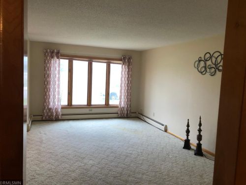 413 13th St, Montevideo, MN 56265-2081
