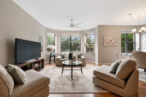 4827 Fairfield Ave, Chicago, IL 60625-2801