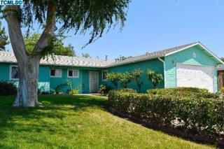 2640 Chinowth St, Visalia, CA 93277-5734