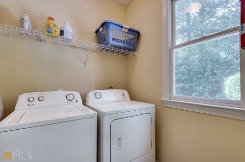 765 Yosemite Dr, Suwanee GA  30024-4004 exterior
