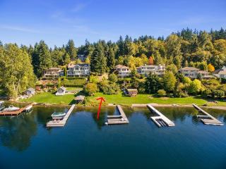 1809 Lake Sammamish Pl, Redmond, WA 98075-7452