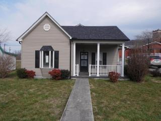 122 London Ave, Jellico, TN 37762-2002