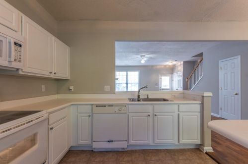 2752 Terrell Trace Dr, Marietta, GA 30067-3233