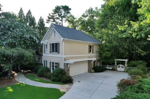 807 Brookhaven Springs Ct, Atlanta GA  30342-3551 exterior
