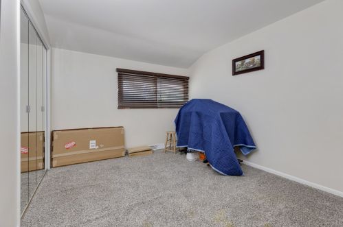 214 Highland Ave, Pingree Grove IL  60140-9456 exterior