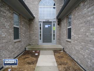 720 Kresswood Dr, Volo, IL 60050-6439