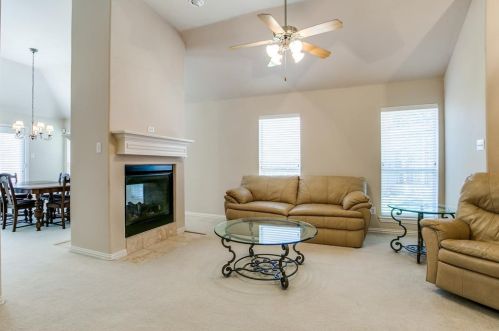 2612 Britany Cir, Bedford, TX 76022-7812