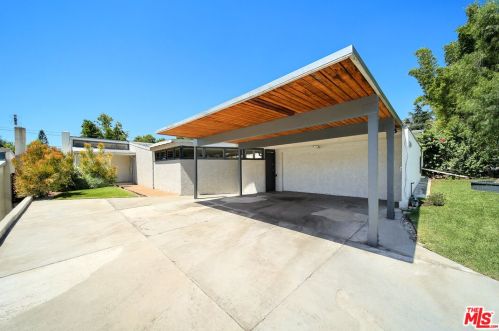 2823 Highview Ave, Altadena, CA 91001-5125
