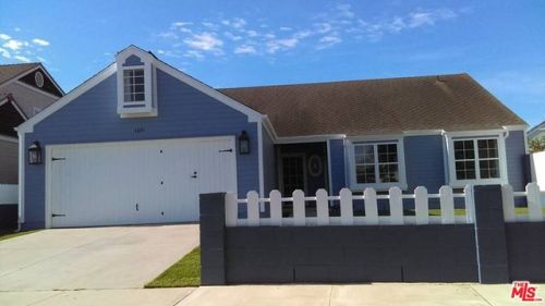 1641 Pisco Ln, Oxnard, CA 93035-2744