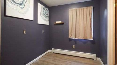 48 Center St, Windsor CT  06095-1402 exterior