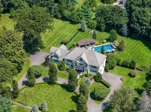 172 Catalpa Rd, Wilton CT  06897-2004 exterior