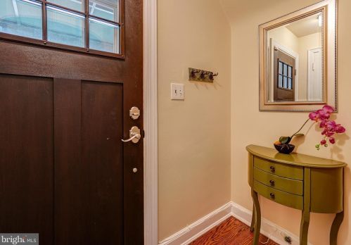 6806 Belford Dr, Silver Spring MD 20912-4841 exterior