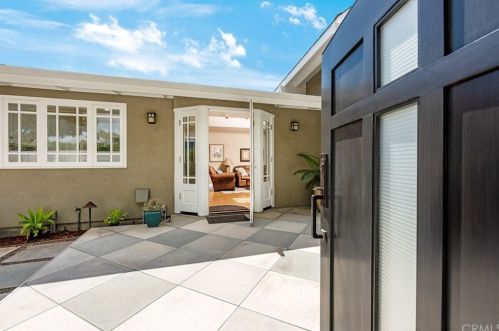 11302 Martha Ann Dr, Los Alamitos, CA 90720-3806