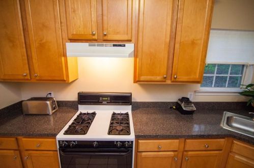 2865 Fairburn Cir, Atlanta GA  30331-6000 exterior