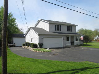 26261 Elm St, Antioch, IL 60002-9262