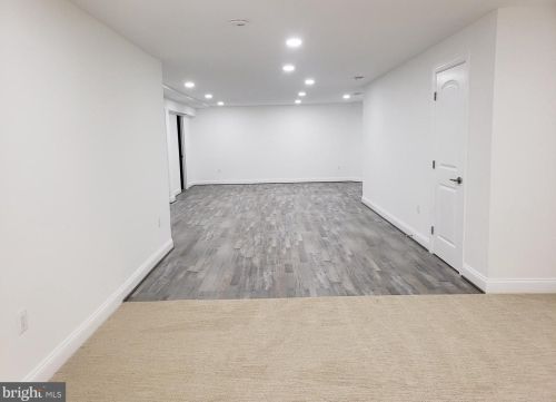 905 Mcneil Ln, Silver Spring MD  20905-4071 exterior