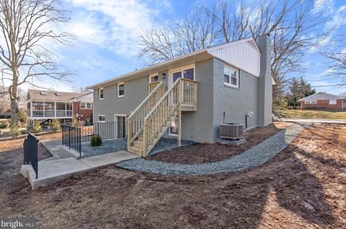 8114 Drayton Ln, Springfield VA  22151-1814 exterior