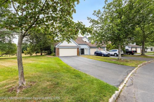 95 Old Orch Ln, Tinton Falls NJ 07712-2569 exterior