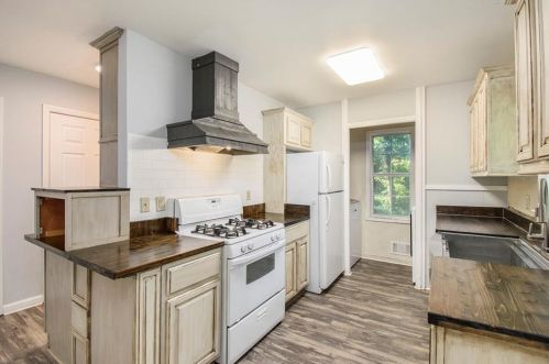 2976 Pebblebrook Dr, Buford, GA 30518-3519