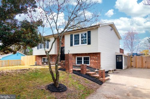2105 Kaiser Dr, Fredericksburg, VA 22407-1334
