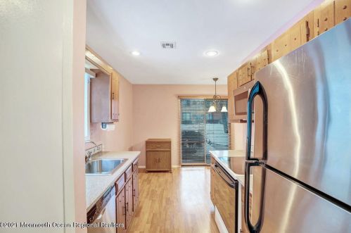 3 Manchester Ct, Tinton Falls NJ 07701-5492 exterior