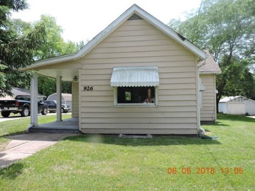 926 Cleveland Ave, Danville, IL 61832-6432