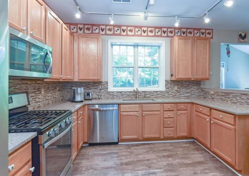 9725 Lakemoore Cv, Villa Rica, GA 30180-3358